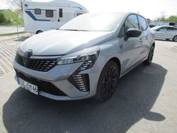 Grau Neu 2025 Renault Clio V Limousine | 26.990 € (Etwas zu teuer)