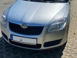 Silber Gebraucht 2010 Skoda Fabia Limousine | 3.500 € (Guter Preis)