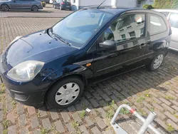 Blau Gebraucht 2006 Ford Fiesta Kleinwagen | 1.700 € (Fairer Preis)