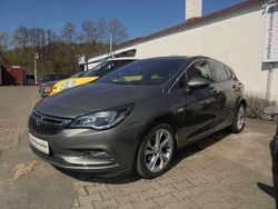Quarz grau Gebraucht 2017 Opel Astra Dynamic Kleinwagen | 8.300 € (Guter Preis)
