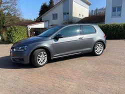 Grau Gebraucht 2017 VW Golf VII Comfortline Limousine | 9.500 € (Guter Preis)