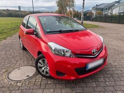 Rot Gebraucht 2012 Toyota Yaris Kleinwagen | 8.500 € (Etwas zu teuer)