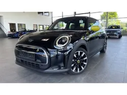 Midnight black ii (metallic) Gebraucht 2023 Mini Cooper Kleinwagen | 24.970 €