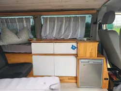 Beige Gebraucht 2013 VW T5 Van | 17.300 € (Teuer)