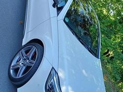 Weiß Gebraucht 2015 Mercedes CLS350 Shooting Brake Kombi | 21.000 €