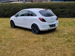 Weiß Gebraucht 2010 Opel Corsa Kleinwagen | 1.600 € (Fairer Preis)
