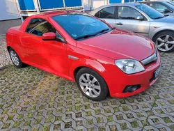 Rot Gebraucht 2005 Opel Tigra Cabrio | 1.750 € (Guter Preis)