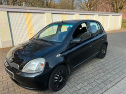 Schwarz Gebraucht 2002 Toyota Yaris Kleinwagen | 1.300 € (Fairer Preis)