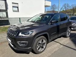 Grau Gebraucht 2017 Jeep Compass Limited SUV | 18.200 € (Fairer Preis)