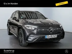Grau Gebraucht 2025 Mercedes GLC200 AMG SUV | 58.450 € (Fairer Preis)