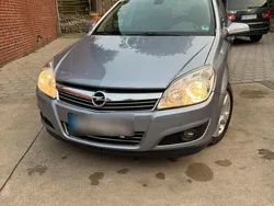 Grau Gebraucht 2007 Opel Astra Kombi | 2.800 € (Fairer Preis)