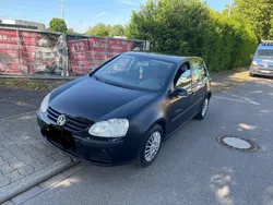 Schwarz Gebraucht 2005 VW Golf IV Kleinwagen | 2.550 € (Fairer Preis)