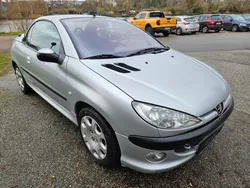 Grau Gebraucht 2002 Peugeot 206 CC Cabrio | 2.000 € (Etwas zu teuer)