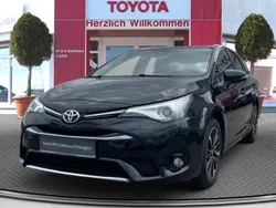 Schwarz Gebraucht 2017 Toyota Avensis Team Kombi | 17.500 € (Fairer Preis)