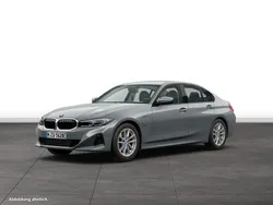 Grau Gebraucht 2024 BMW 330e Limousine | 41.347 € (Fairer Preis)