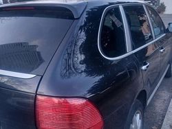 Schwarz Gebraucht 2005 Porsche Cayenne Turbo SUV | 6.500 €