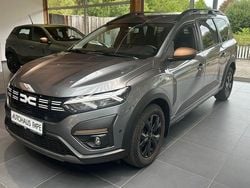 Grau Gebraucht 2023 Dacia Jogger Extreme Limousine | 18.899 € (Fairer Preis)