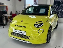 Gelb Gebraucht 2023 Abarth 500e Turismo Kleinwagen | 34.980 € (Etwas zu teuer)