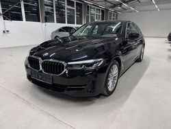 Schwarz ii/bonnet fluid black Gebraucht 2021 BMW 530e Limousine | 31.990 € (Superpreis)