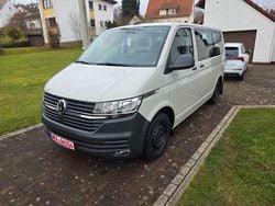 Grau Gebraucht 2022 VW Caravelle Van / Kleinbus | 37.000 € (Guter Preis)
