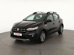Schwarz Gebraucht 2022 Dacia Sandero Stepway Kleinwagen | 18.990 € (Etwas zu teuer)