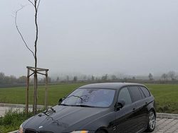 Schwarz Gebraucht 2011 BMW 330 M Sport Kombi | 11.999 €
