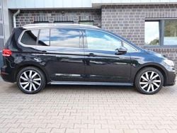 Schwarz Gebraucht 2024 VW Touran Highline Van / Kleinbus | 35.990 € (Fairer Preis)