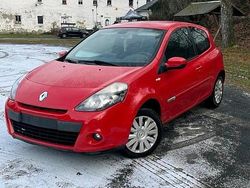 Rot Gebraucht 2012 Renault Clio GrandTour Kombi | 3.800 €