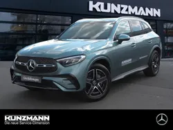 Silber hightechsilber metallic Gebraucht 2025 Mercedes GLC220 AMG SUV | 56.849 €