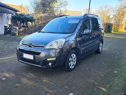Grau Gebraucht 2017 Citroën Berlingo Van / Kleinbus | 7.890 € (Fairer Preis)