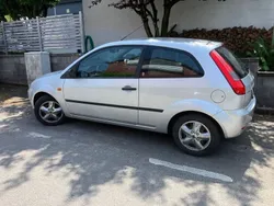 Silber Gebraucht 2003 Ford Fiesta Ghia Kleinwagen | 1.234 € (Guter Preis)