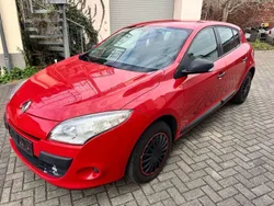 Rot Gebraucht 2010 Renault Mégane III Limousine | 3.690 € (Fairer Preis)