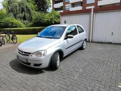 Silber Gebraucht 2004 Opel Corsa Kleinwagen | 1.500 € (Guter Preis)