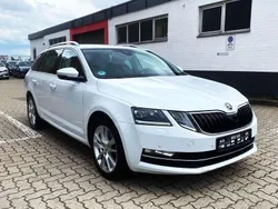 Moonweiss metallic Gebraucht 2019 Skoda Octavia Kombi | 11.995 € (Guter Preis)