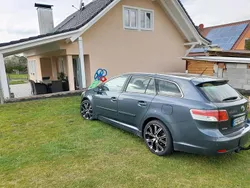 Grau Gebraucht 2009 Toyota Avensis Kombi | 5.000 € (Etwas zu teuer)