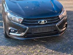 Schwarz Gebraucht 2017 Lada Vesta Limousine | 3.500 € (Teuer)