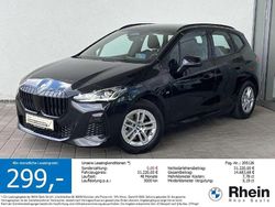 Black sapphire metallic Gebraucht 2025 BMW 220 Active Tourer M Sport Van / Kleinbus | 31.220 € (Superpreis)
