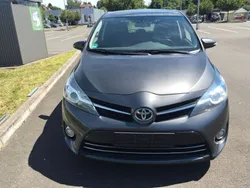 Grau Gebraucht 2013 Toyota Verso Life Van / Kleinbus | 5.200 €