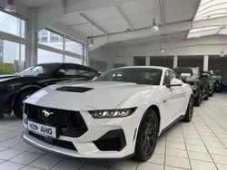 Oxfordweiß weiß Neu 2025 Ford Mustang GT Fastback Coupé | 59.490 € (Fairer Preis)