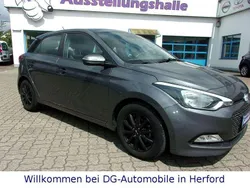 Grau Gebraucht 2018 Hyundai i20 Trend Limousine | 9.990 € (Fairer Preis)