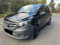 Schwarz Gebraucht 2017 Mercedes Vito Kombi | 17.500 € (Teuer)