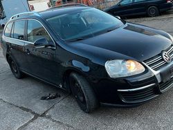 Schwarz Gebraucht 2008 VW Golf V Kombi | 2.600 € (Guter Preis)