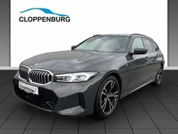 Grau Gebraucht 2024 BMW 320 M Sport Kombi | 54.490 €