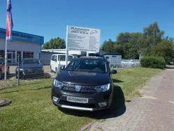 Schwarz Gebraucht 2018 Dacia Sandero Stepway Kleinwagen | 10.499 € (Teuer)