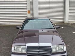 Violet Gebraucht 1991 Mercedes E300 Coupé | 14.500 €