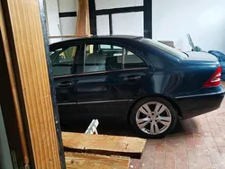 Blau Gebraucht 2003 Mercedes C180 Elegance Limousine | 2.120 € (Fairer Preis)