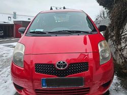 Rot Gebraucht 2007 Toyota Yaris Cool Limousine | 1.700 € (Guter Preis)