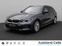 Mineralgrau metallicb39schwarz Gebraucht 2022 BMW 330e Sport Line Limousine | 27.499 € (Superpreis)