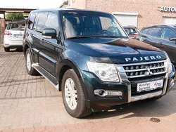 Grün Gebraucht 2016 Mitsubishi Pajero Diamant Edition SUV | 14.990 € (Teuer)