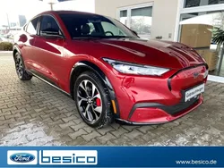 Lucidrot metallic Gebraucht 2022 Ford Mustang Mach-E SUV | 48.990 €